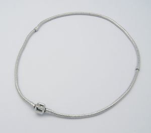 40 cm, collana in stile europeo in ottone, color argento.