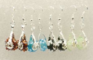 Paio orecchini con perline europee, fatti a mano, stile murano, azzurro/grigio