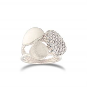 Ring with 3 ovals, 1 polished, 1 satin-finished and 1 with cubic zirconia - size 12